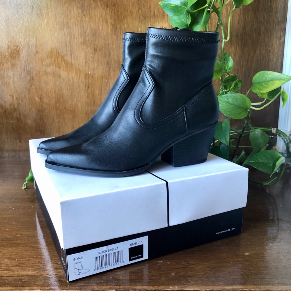 NIB Dolce Vita Sonji bootie, black, size 7.5